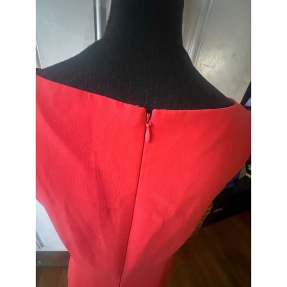 Tahari Red Knee-Length Sheath Dress – Classic Elegance, Minor Spots - Picture 6 of 10